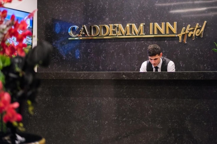 Imagen de los interiores del Hotel Caddemm Inn. Foto 16