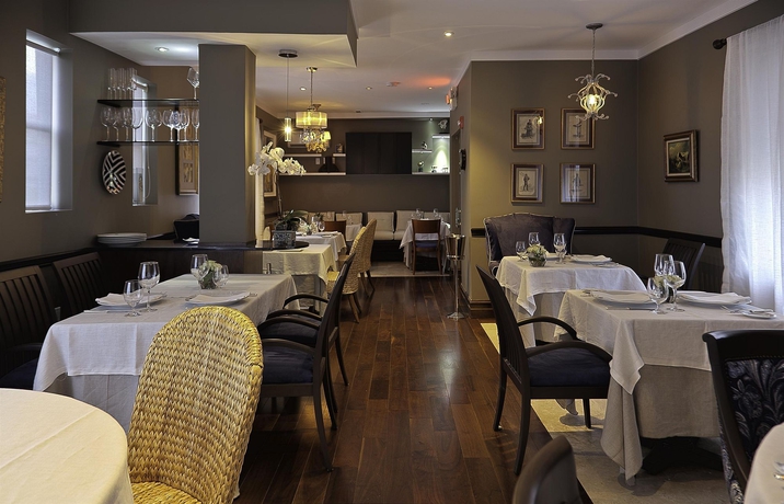 Imagen del bar/restaurante del Hotel Cadet. Foto 3