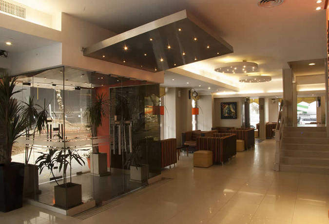 Imagen de los interiores del Hotel Cadi Palace. Foto 5