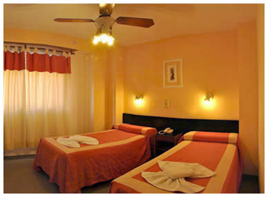 Imagen de la habitación del Hotel Cadi Palace. Foto 3