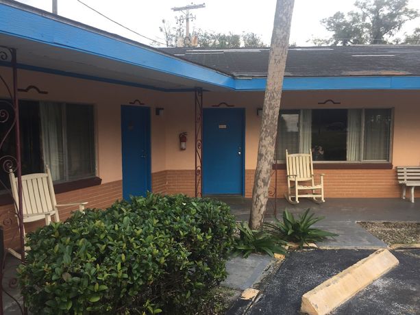 Imagen de los exteriores del Hotel Cadillac Motel Fanning Springs. Foto 19