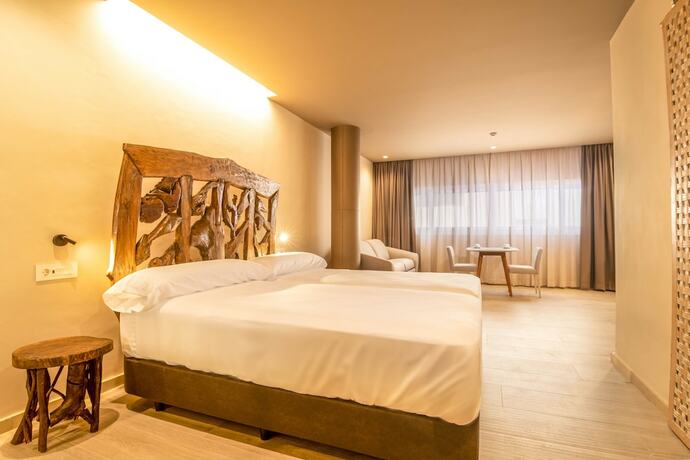 Imagen de la habitación del Hotel Cadiz Bahia Apartmentos. Foto 15