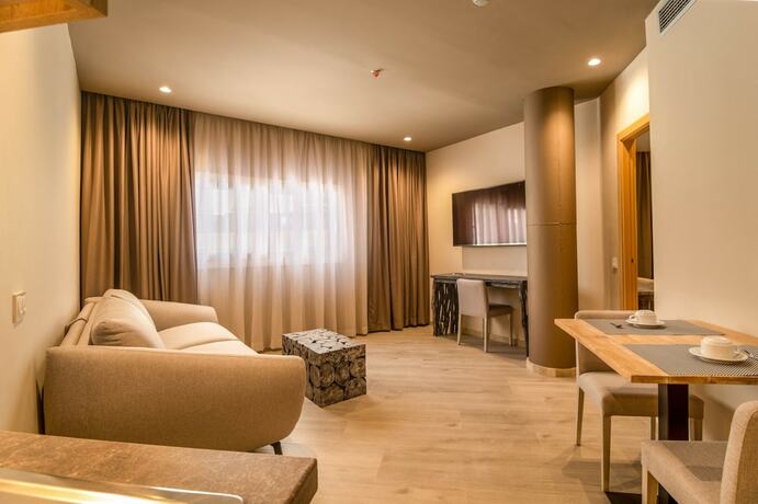 Imagen general del Hotel Cadiz Bahia Apartmentos. Foto 7