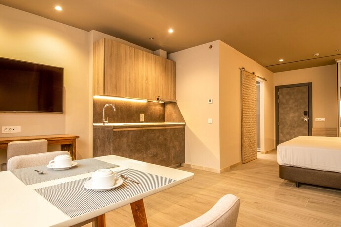 Imagen general del Hotel Cadiz Bahia Apartmentos. Foto 14