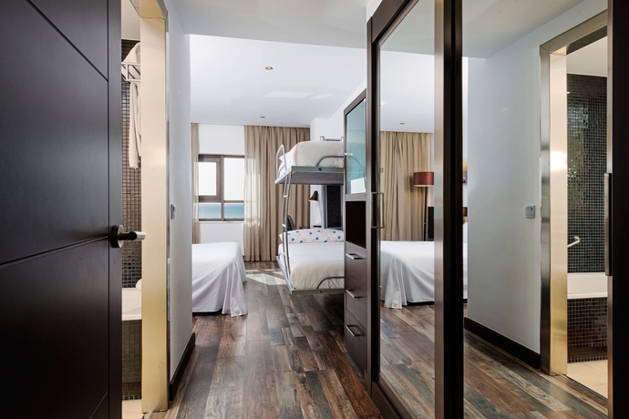 Imagen de la habitación del Hotel Cadiz Paseo del Mar by Melia. Foto 11