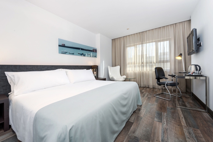 Imagen de la habitación del Hotel Cadiz Paseo del Mar by Melia. Foto 14