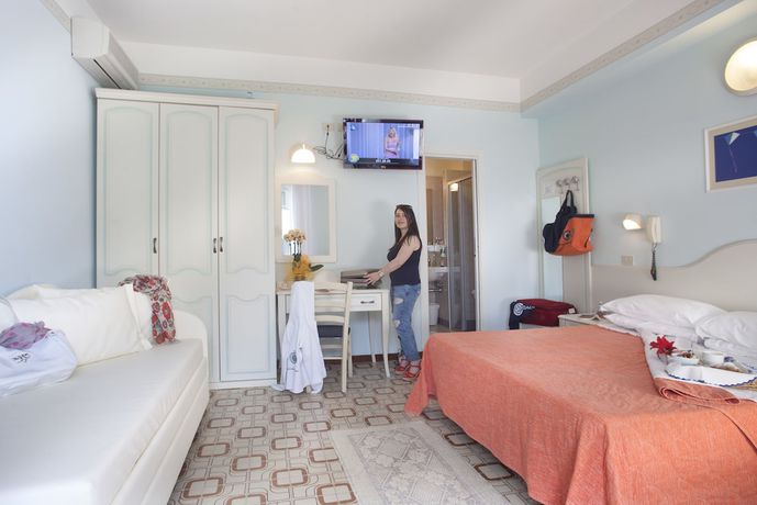 Imagen de la habitación del Hotel Cadiz, Viserbella. Foto 7