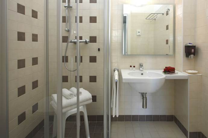 Imagen de la habitación del Hotel Cadiz, Viserbella. Foto 12