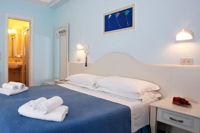 Imagen de la habitación del Hotel Cadiz, Viserbella. Foto 15