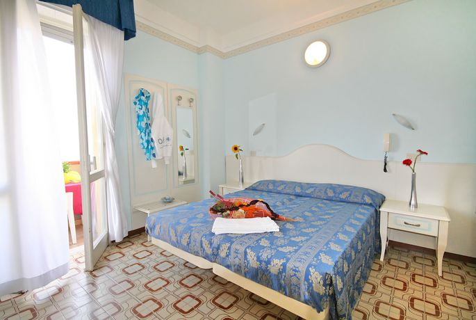 Imagen de la habitación del Hotel Cadiz, Viserbella. Foto 17