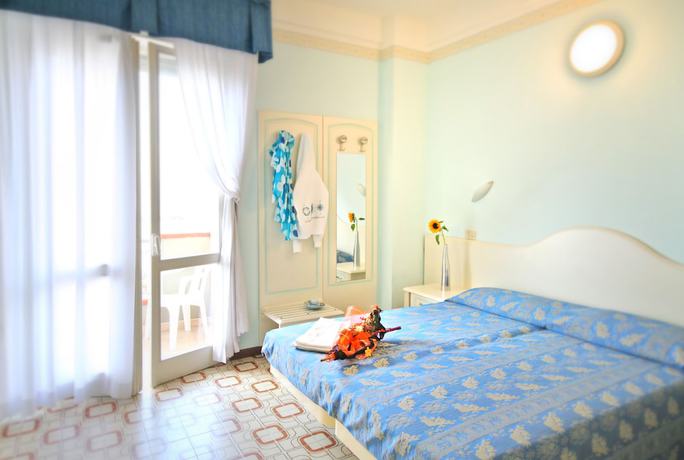 Imagen de la habitación del Hotel Cadiz, Viserbella. Foto 18