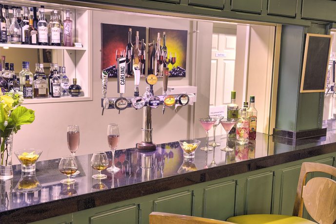 Imagen del bar/restaurante del Hotel Cadmore Lodge. Foto 2
