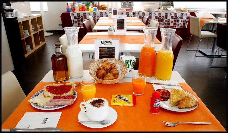 Imagen del bar/restaurante del Hotel Cadosa. Foto 5