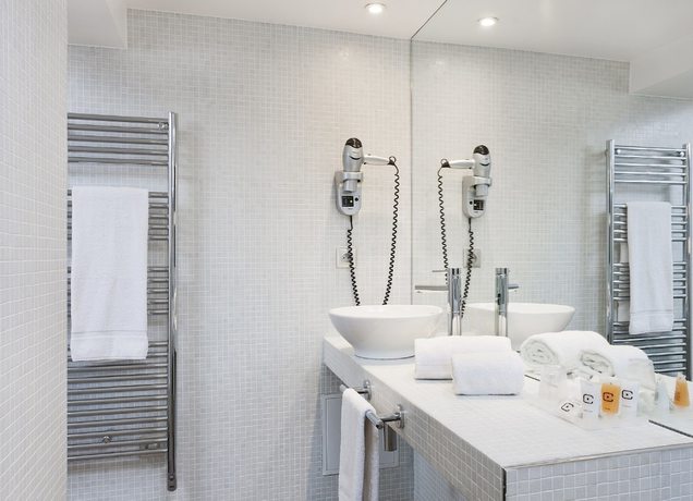 Imagen de la habitación del Hotel Cadran. Foto 16