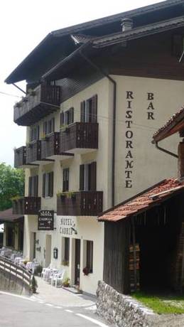 Imagen de la habitación del Hotel Cadria. Foto 2