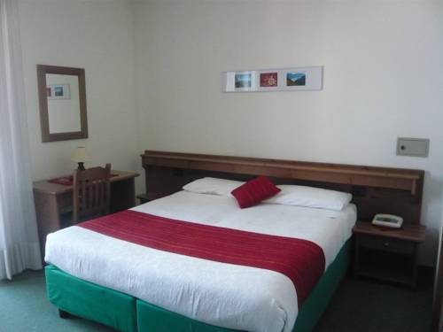 Imagen de la habitación del Hotel Cadria. Foto 3