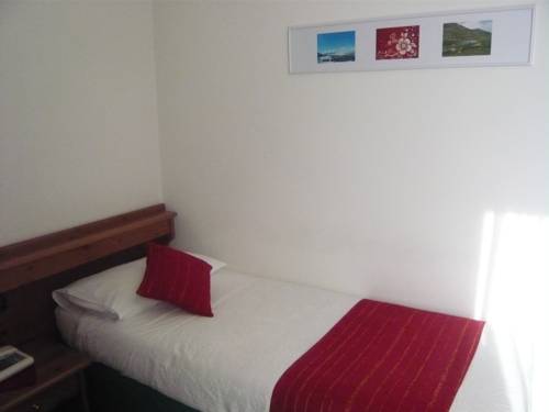 Imagen de la habitación del Hotel Cadria. Foto 4