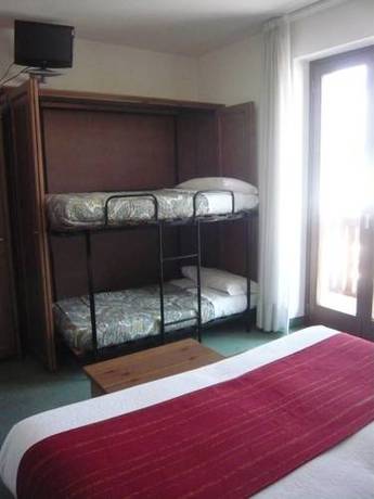 Imagen de la habitación del Hotel Cadria. Foto 5