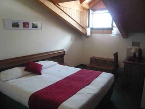 Imagen de la habitación del Hotel Cadria. Foto 6