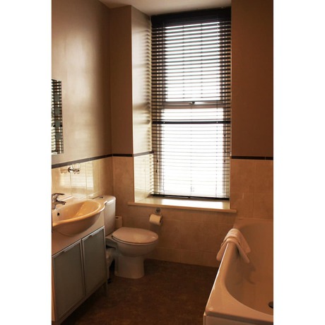 Imagen de la habitación del Hotel Caerwylan. Foto 11
