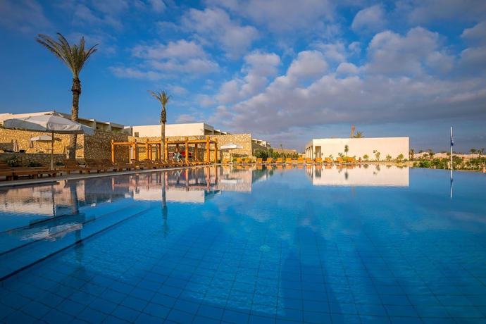 Imagen de la piscina del Hotel Caesar Bay Resort. Foto 17