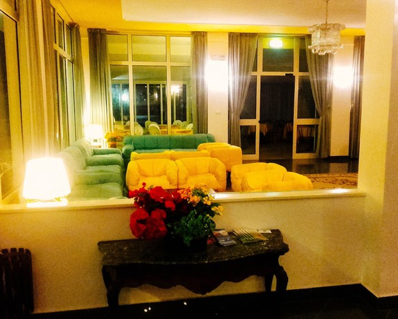 Imagen de los interiores del Hotel Caesar (Bed and Breakfast). Foto 20