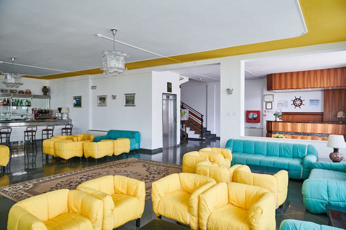 Imagen del bar/restaurante del Hotel Caesar (Bed and Breakfast). Foto 2