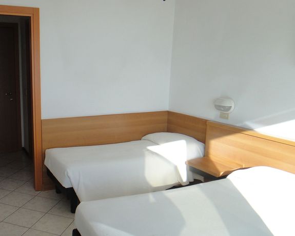 Imagen de la habitación del Hotel Caesar (Bed and Breakfast). Foto 11