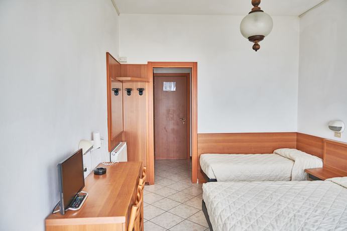Imagen de la habitación del Hotel Caesar (Bed and Breakfast). Foto 14