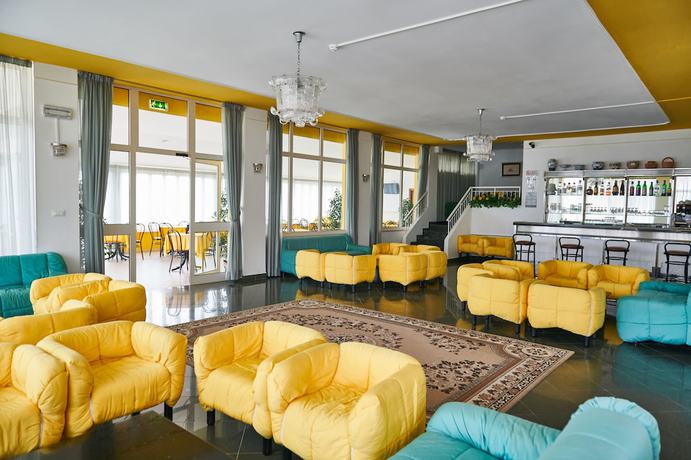 Imagen del bar/restaurante del Hotel Caesar (Bed and Breakfast). Foto 3