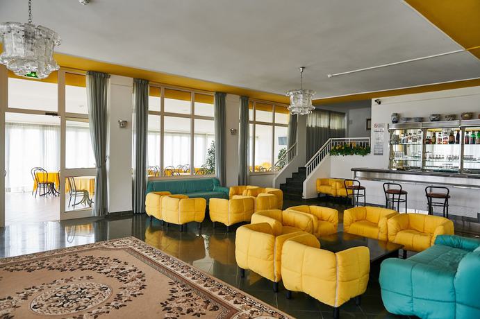 Imagen del bar/restaurante del Hotel Caesar (Bed and Breakfast). Foto 6