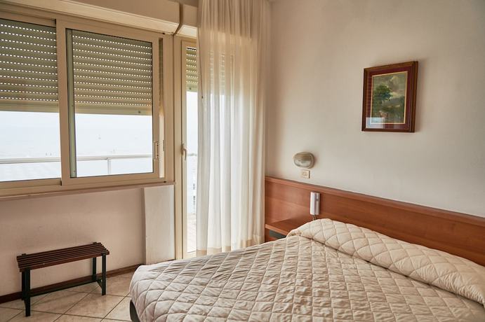Imagen de la habitación del Hotel Caesar (Bed and Breakfast). Foto 17
