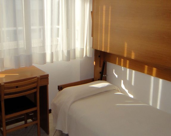 Imagen de la habitación del Hotel Caesar (Bed and Breakfast). Foto 18