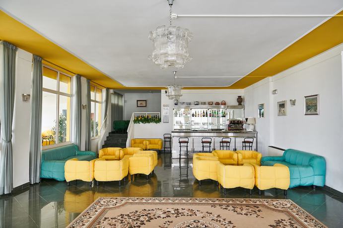 Imagen del bar/restaurante del Hotel Caesar (Bed and Breakfast). Foto 7
