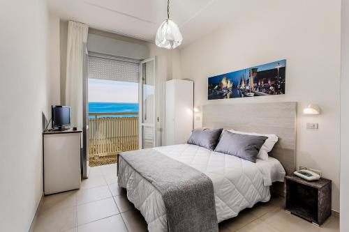 Imagen de la habitación del Hotel Caesar, Lido di Savio. Foto 3