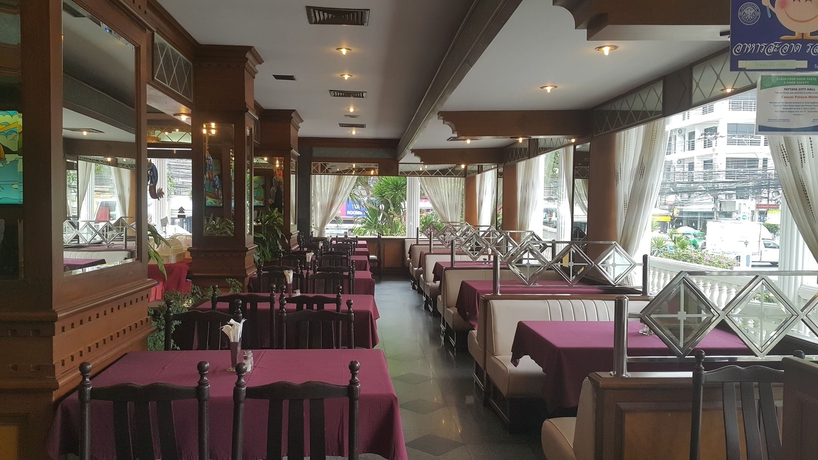 Imagen del bar/restaurante del Hotel Caesar Palace, Central Pattaya. Foto 1