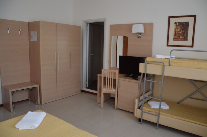 Imagen de la habitación del Hotel Caesar, Pesaro. Foto 13