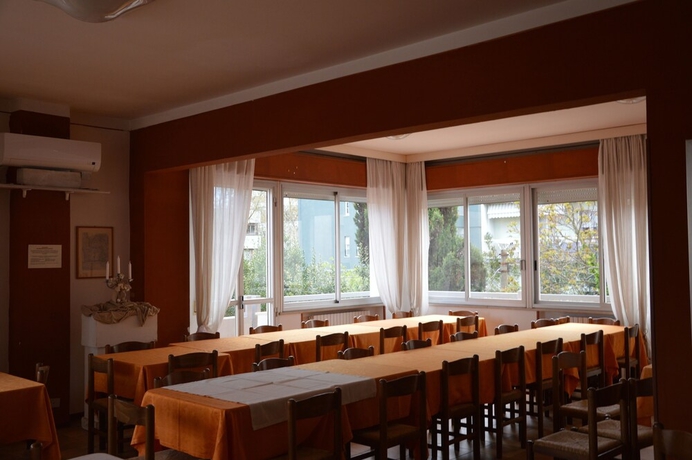 Imagen del bar/restaurante del Hotel Caesar, Pesaro. Foto 3