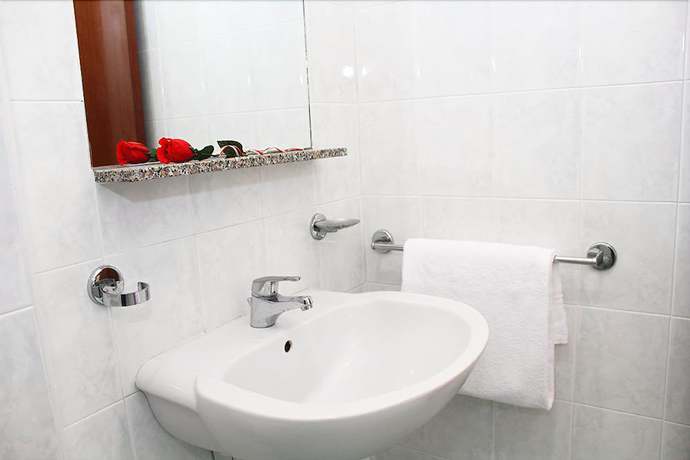 Imagen de la habitación del Hotel Caesar, Portoverde. Foto 8