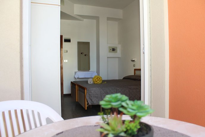 Imagen de la habitación del Hotel Caesar, Portoverde. Foto 12