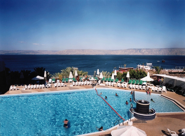 Imagen de la piscina del Hotel Caesar Premier Tiberias. Foto 9