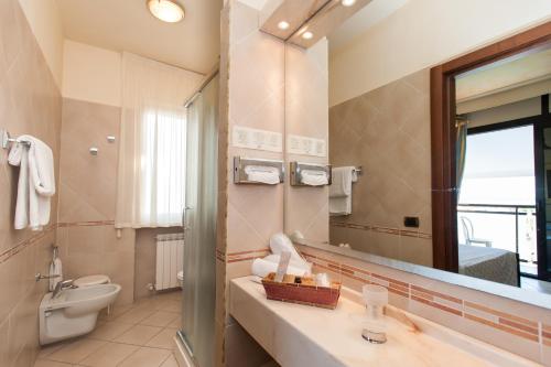 Imagen de la habitación del Hotel Caesar Residence & SPA. Foto 6