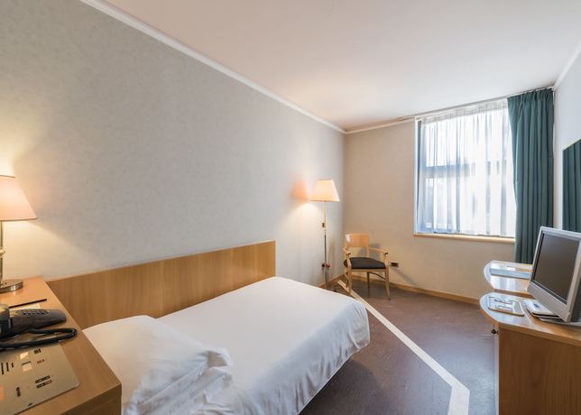 Imagen de la habitación del Hotel Caesar's. Foto 2