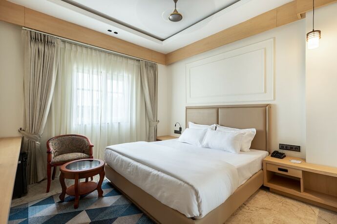 Imagen de la habitación del Hotel Caesars Palace, Bhopal. Foto 13