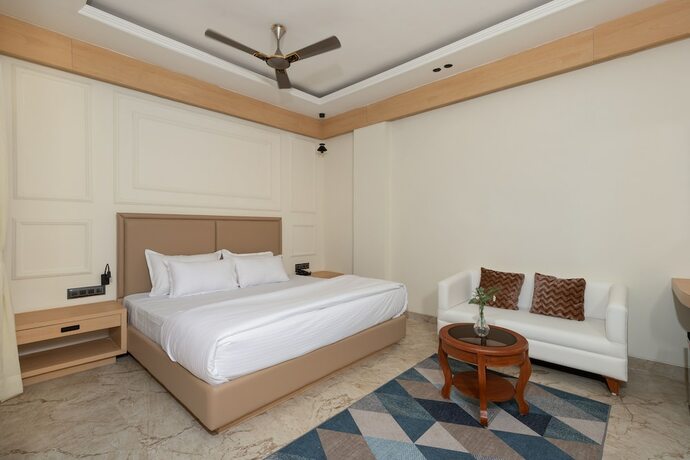 Imagen de la habitación del Hotel Caesars Palace, Bhopal. Foto 16