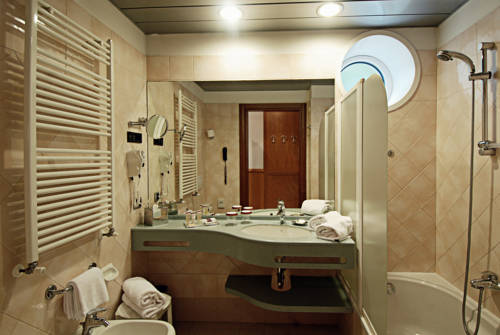 Imagen de la habitación del Hotel Caesius Thermae and Spa Resort. Foto 8