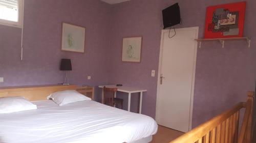 Imagen de la habitación del Hotel Cafe De Paris. Foto 5