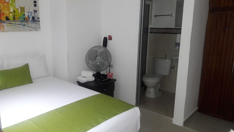Imagen de la habitación del Hotel Cafe Plaza. Foto 3