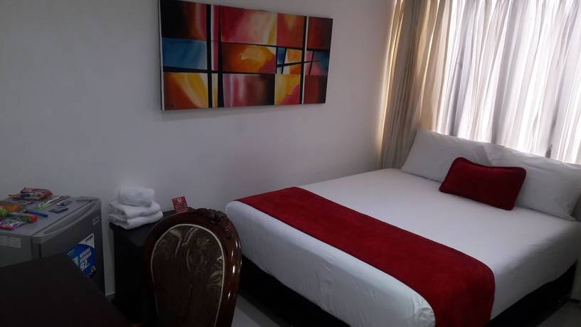 Imagen de la habitación del Hotel Cafe Plaza. Foto 5