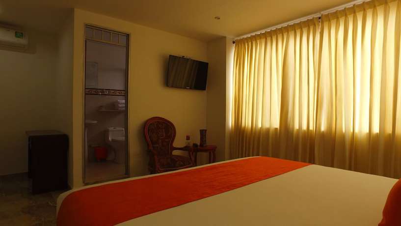 Imagen de la habitación del Hotel Cafe Plaza. Foto 6